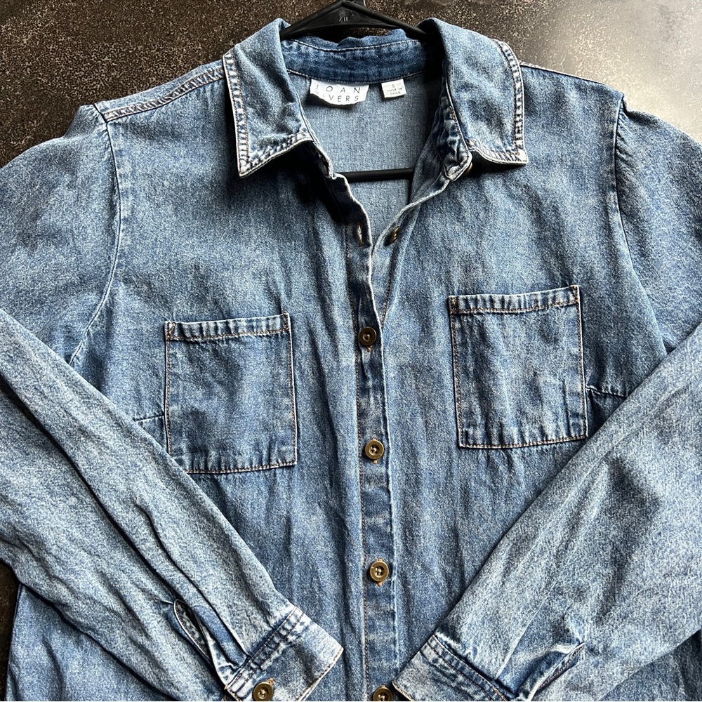 Joan Rivers Denim Button Down - Size Small/Medium (Oversized)